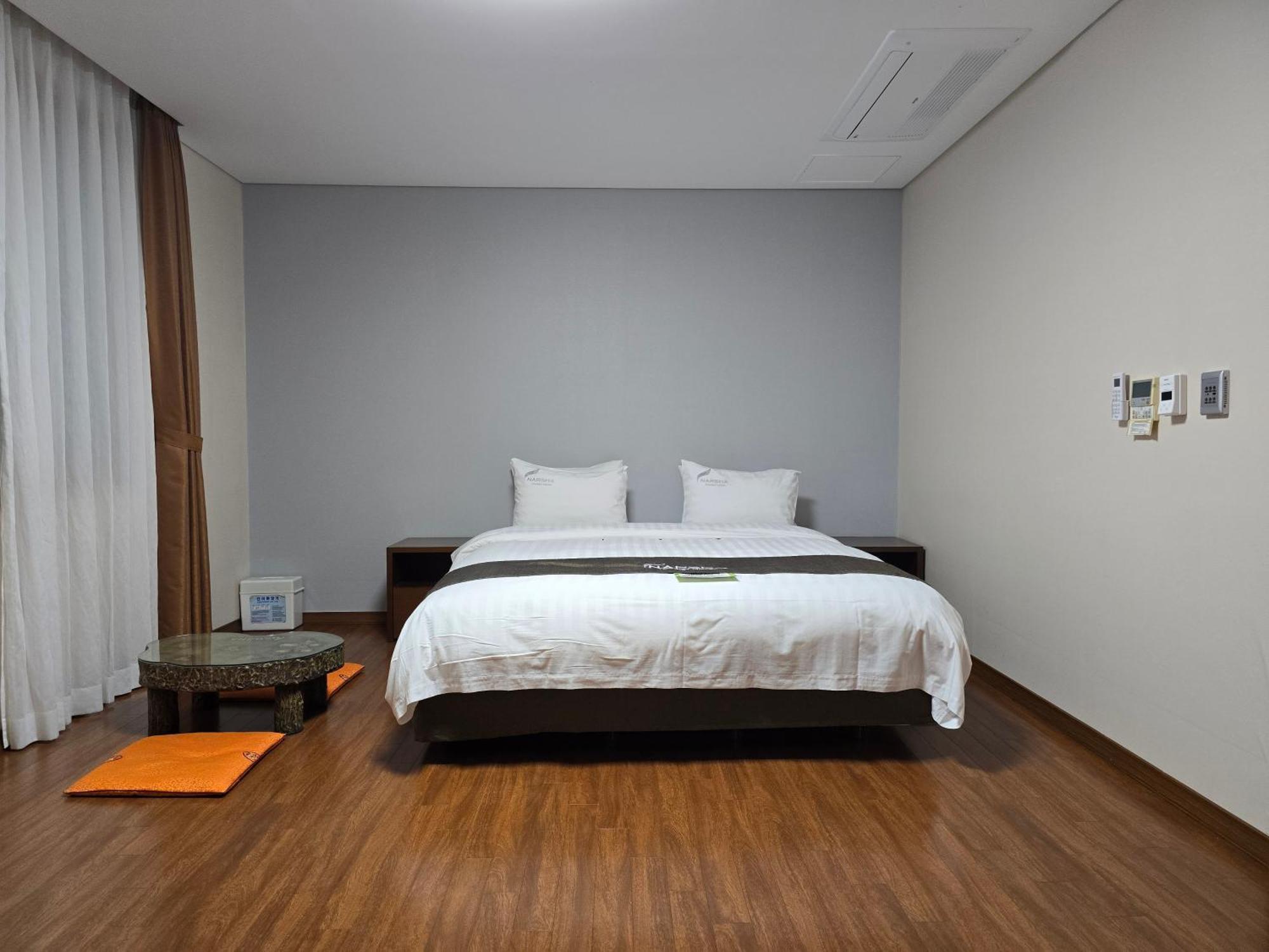 Yeosu Narsha Hotel Екстер'єр фото