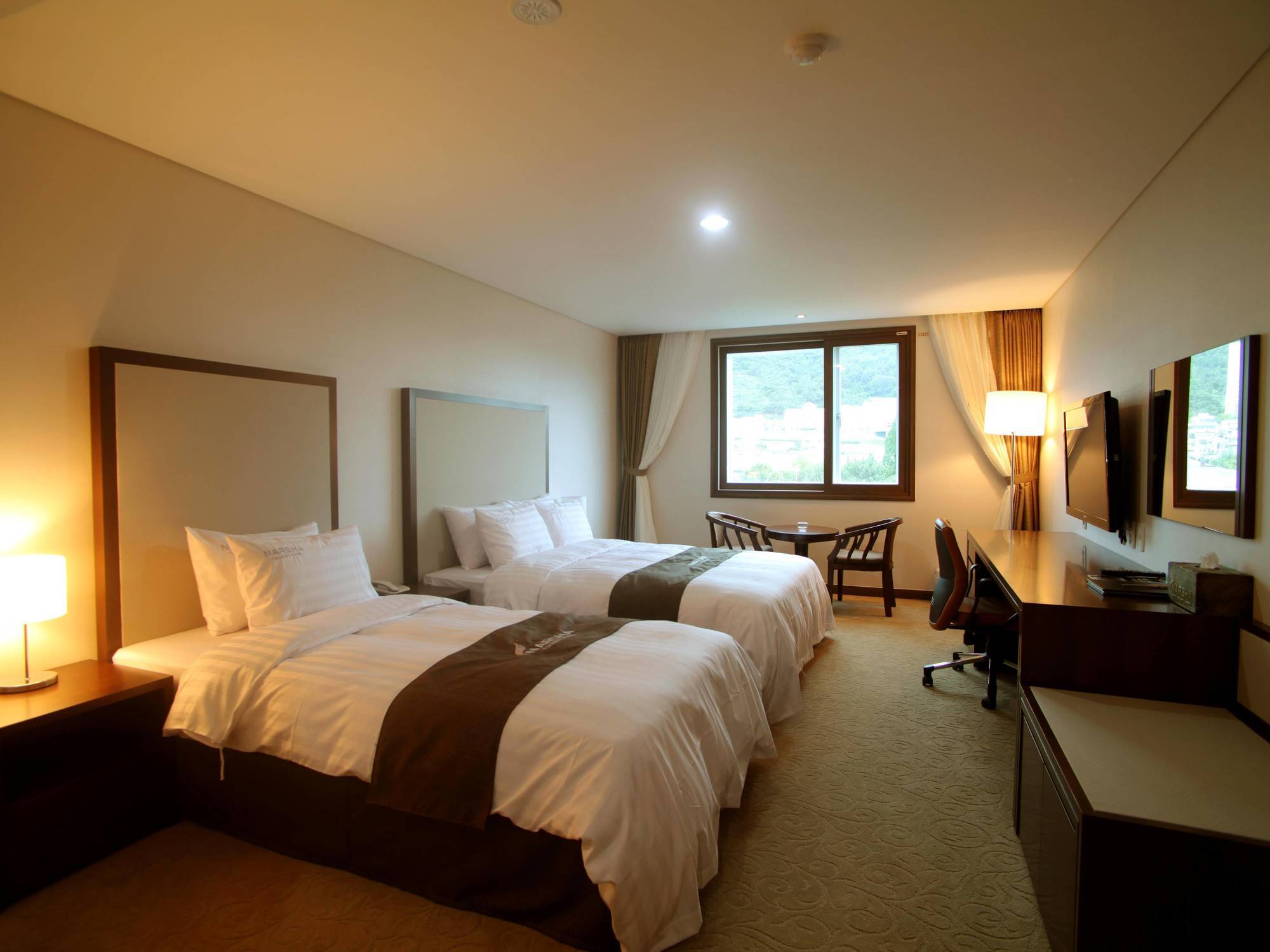 Yeosu Narsha Hotel Екстер'єр фото
